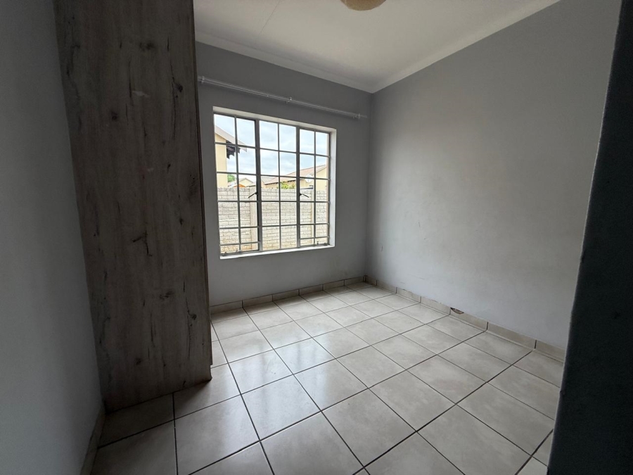 To Let 3 Bedroom Property for Rent in Waterkloof East North West